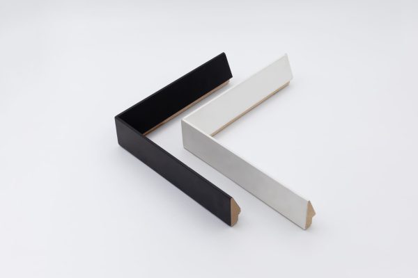 623-015 SCHWARZE PYRAMIDE