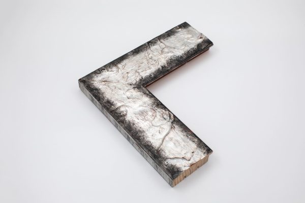 646-020    SILVER AND BLACK ROUGH