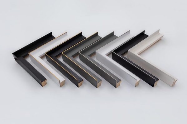 817-256 WHITE SILVER EDGE