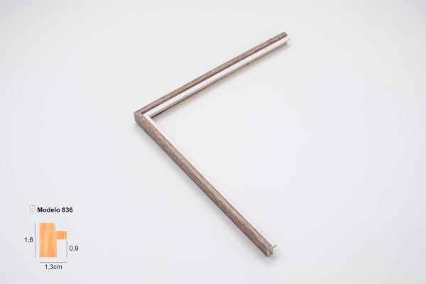 836-226 OAK & WHITE EDGE